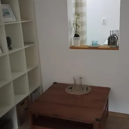 Cute Old Town Location Cozy Apartment *